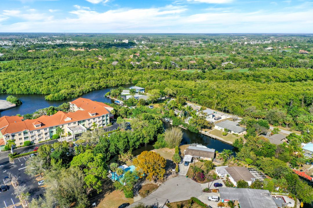 59 River Ct, Naples, FL 34110