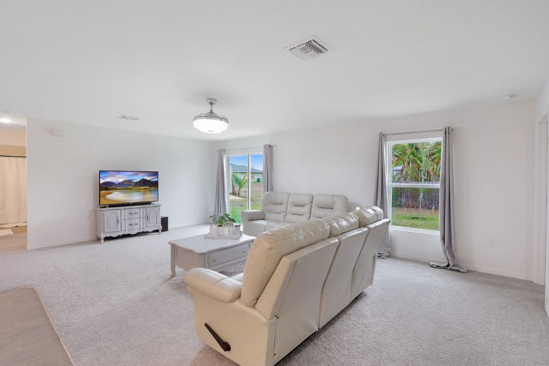 329 NE 13th Terrace, Cape Coral, FL 33909