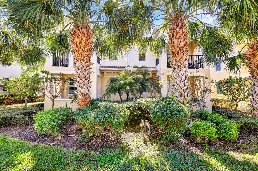 15247 Laughing Gull Ln, Bonita Springs, FL 34135