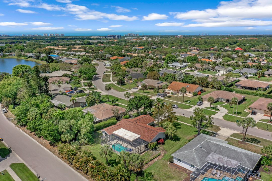 1010 Nottingham Dr, Naples, FL 34109