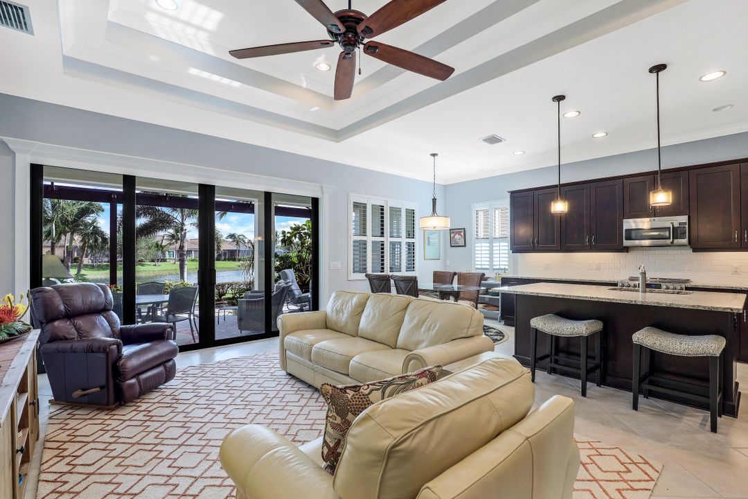 9096 Isla Bella Cir, Bonita Springs, FL 34135