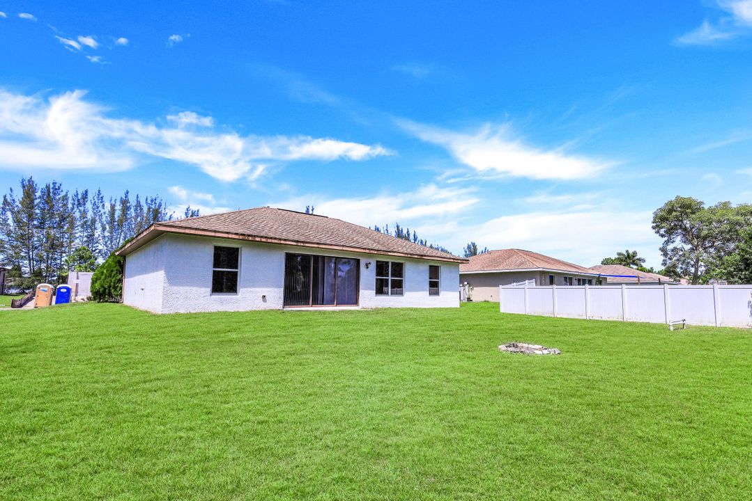 3521 NE 17th Pl, Cape Coral, FL 33909