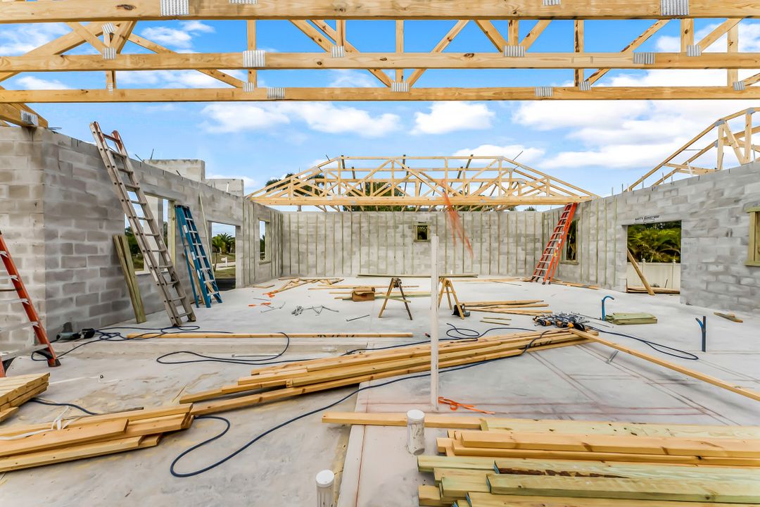 431 Pinafore Ave, Lehigh Acres, FL 33974