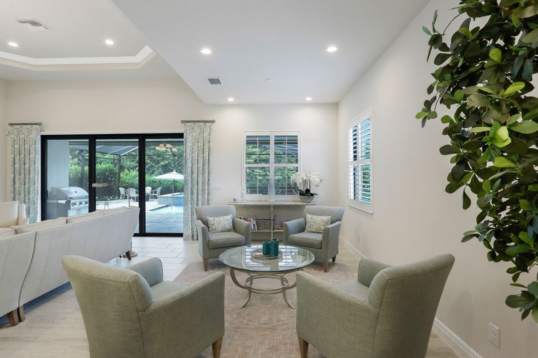 10030 Florence Cir, Naples, FL 34119