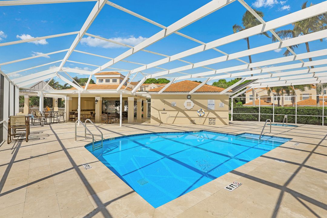 8345 Excalibur Cir #M-12, Naples, FL 34108