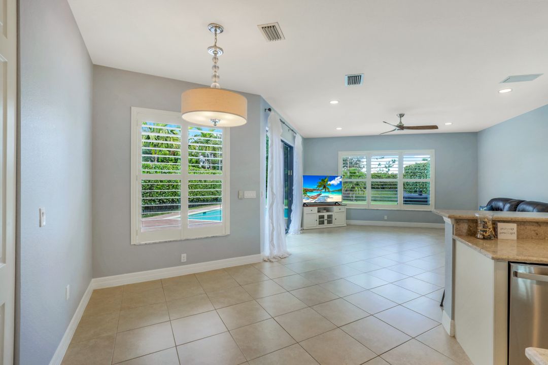 3082 Hudson Ter, Naples, FL 34119