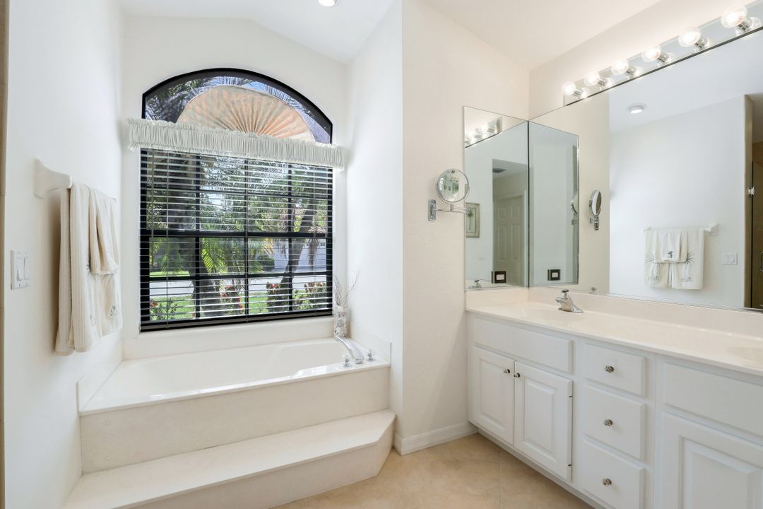 12790 Hunters Ridge Dr, Bonita Springs, FL 34135