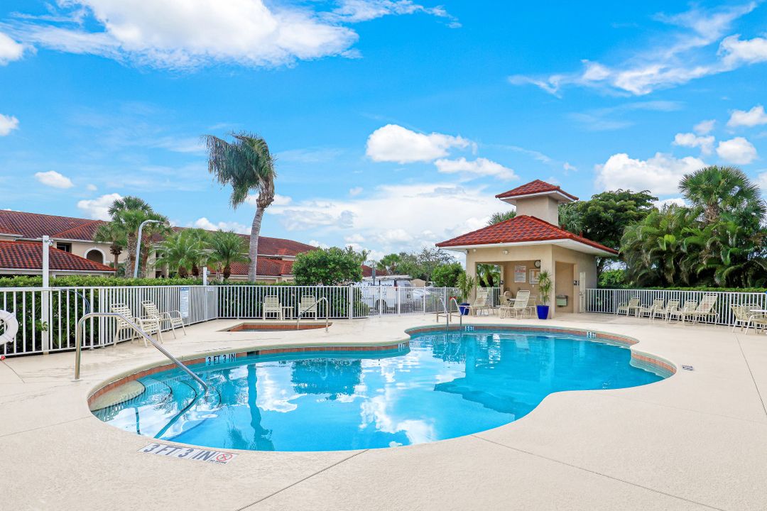 2835 Cypress Trace Cir  #202, Naples, FL 34119