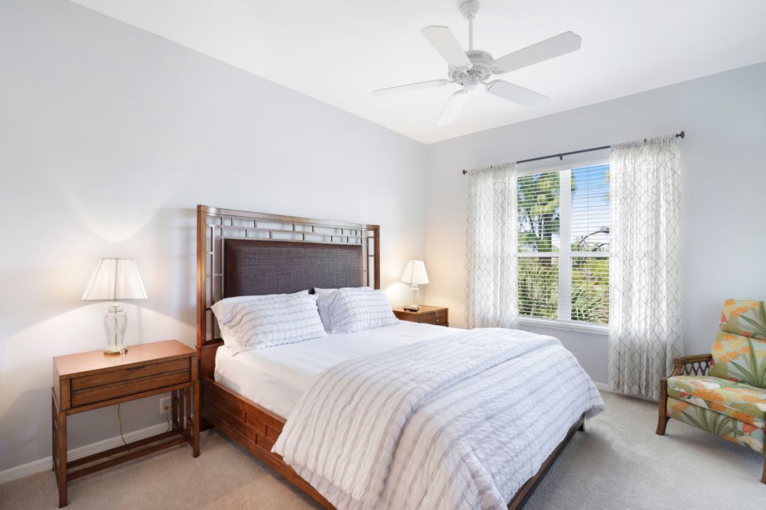 8217 Parkstone Pl #305, Naples, FL 34120