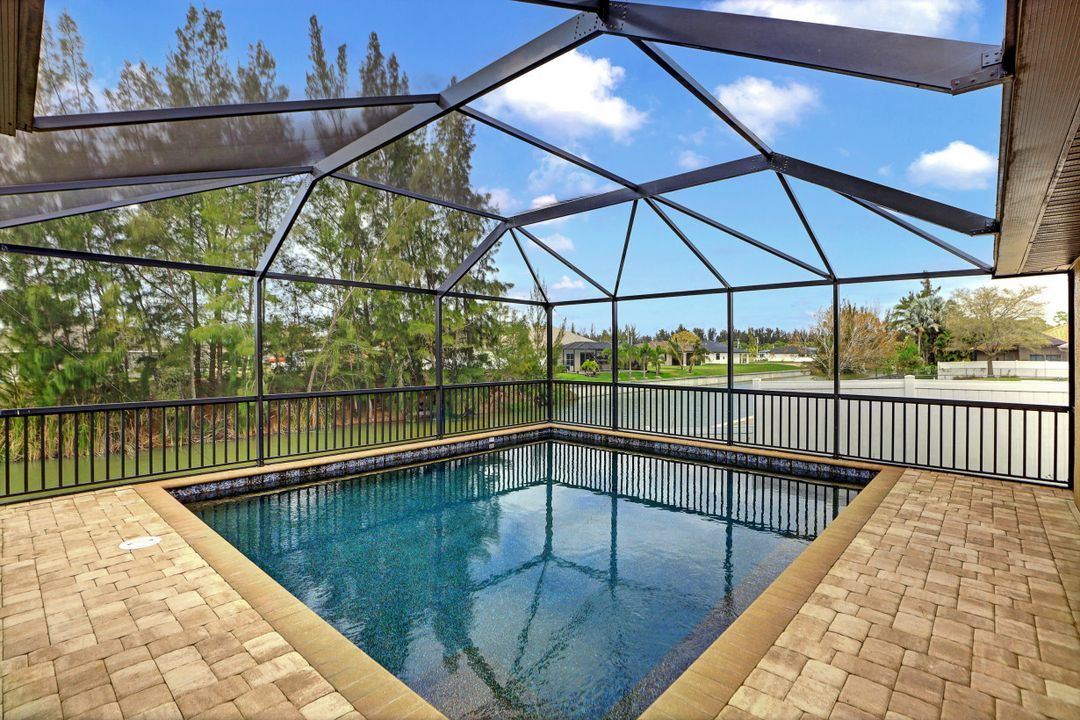 1218 SW 18th Ave, Cape Coral, FL 33991