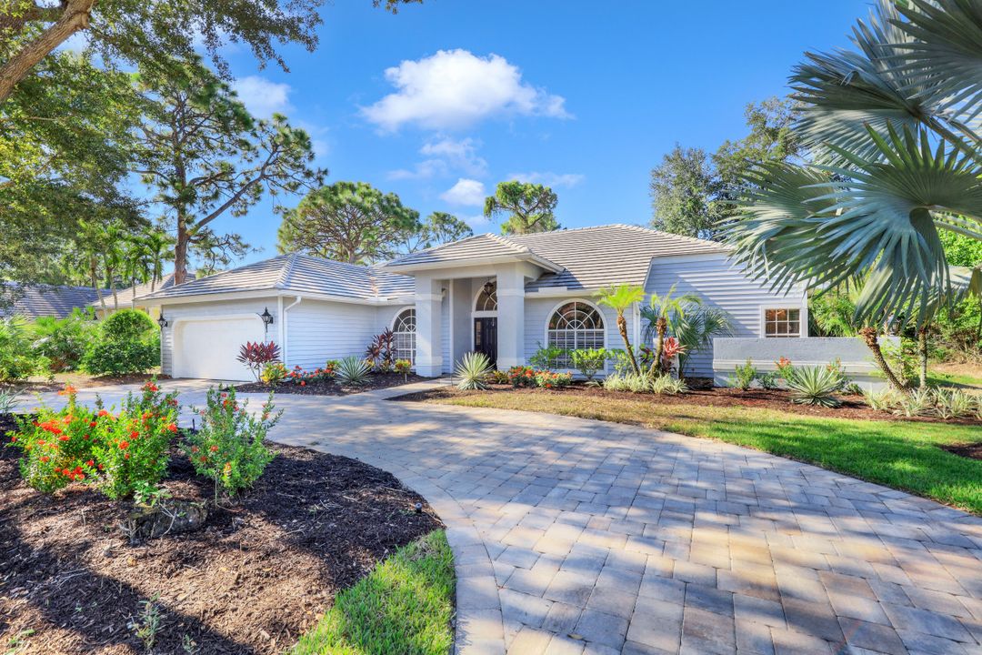 3781 Lakemont Dr, Bonita Springs, FL 34134