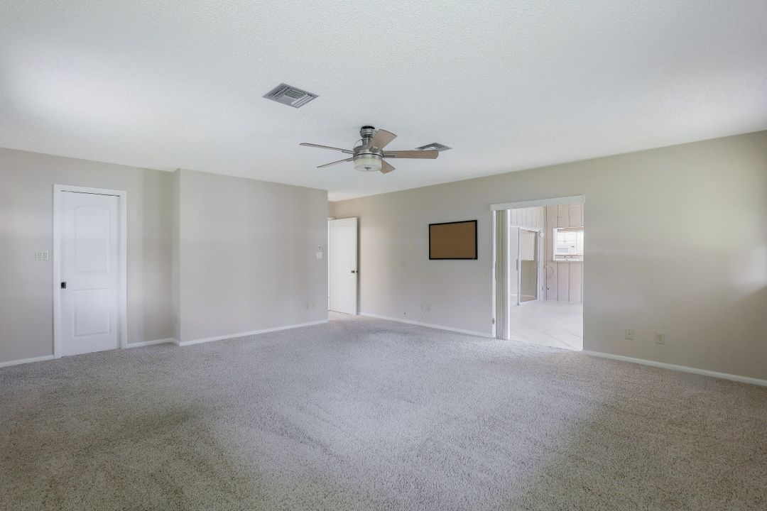 628 104th Ave N, Naples, FL 34108