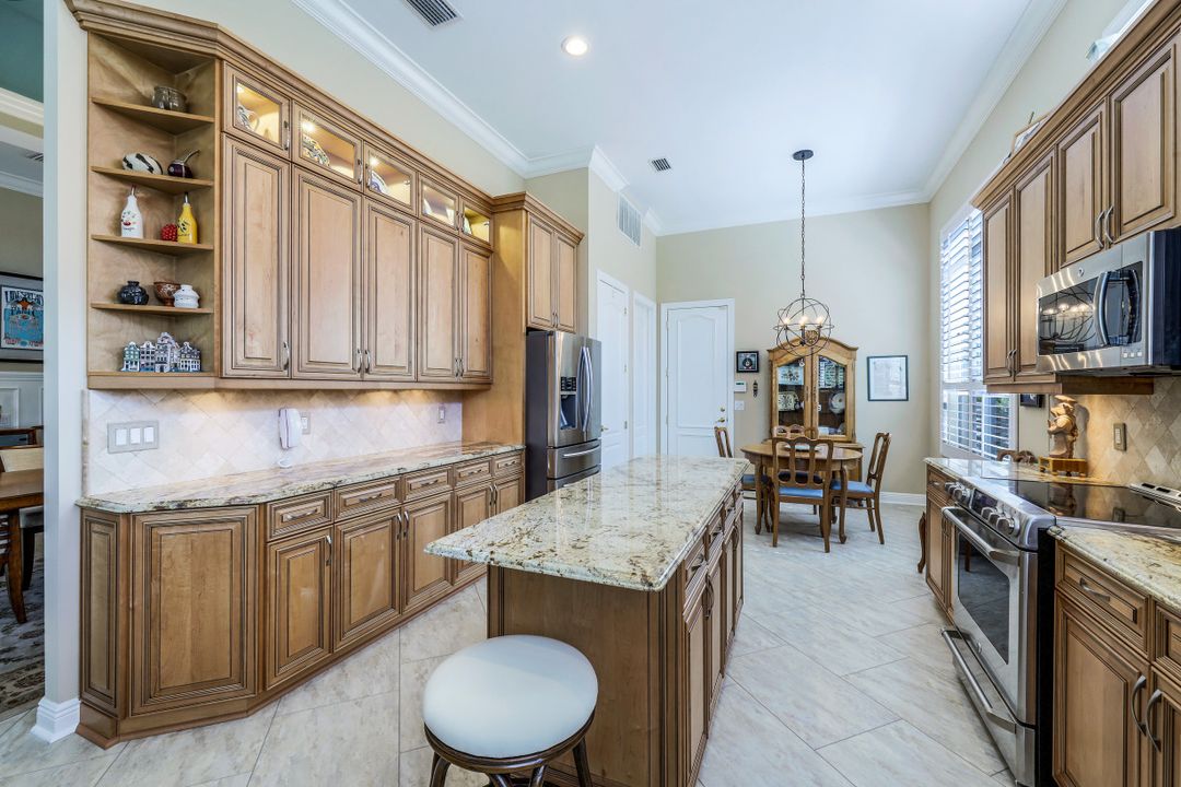 28625 Pienza Ct, Bonita Springs, FL 34135