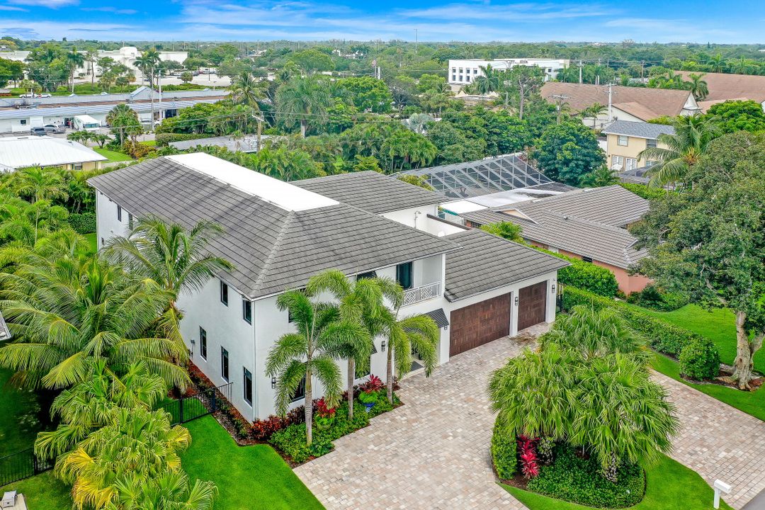 1824 Alamanda Dr, Naples, FL 34102