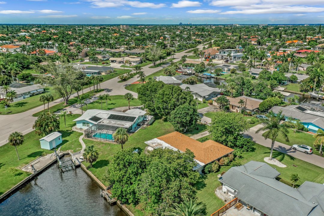 5310 Bayview Ct, Cape Coral, FL 33904