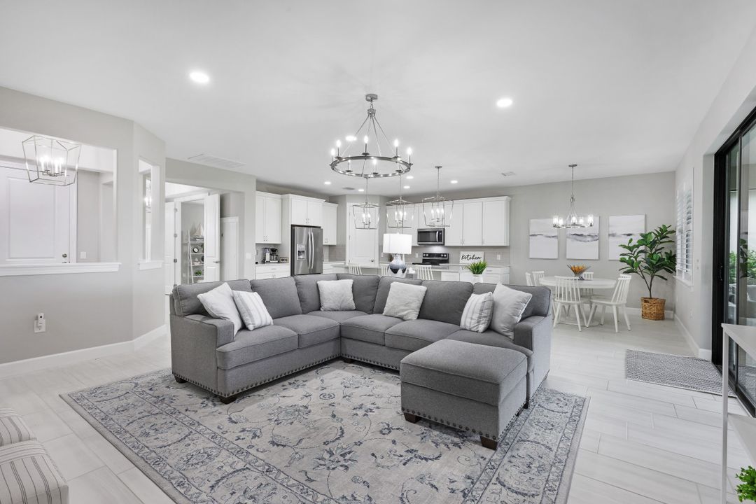 17624 Kinzie Ln, Estero, FL 33928