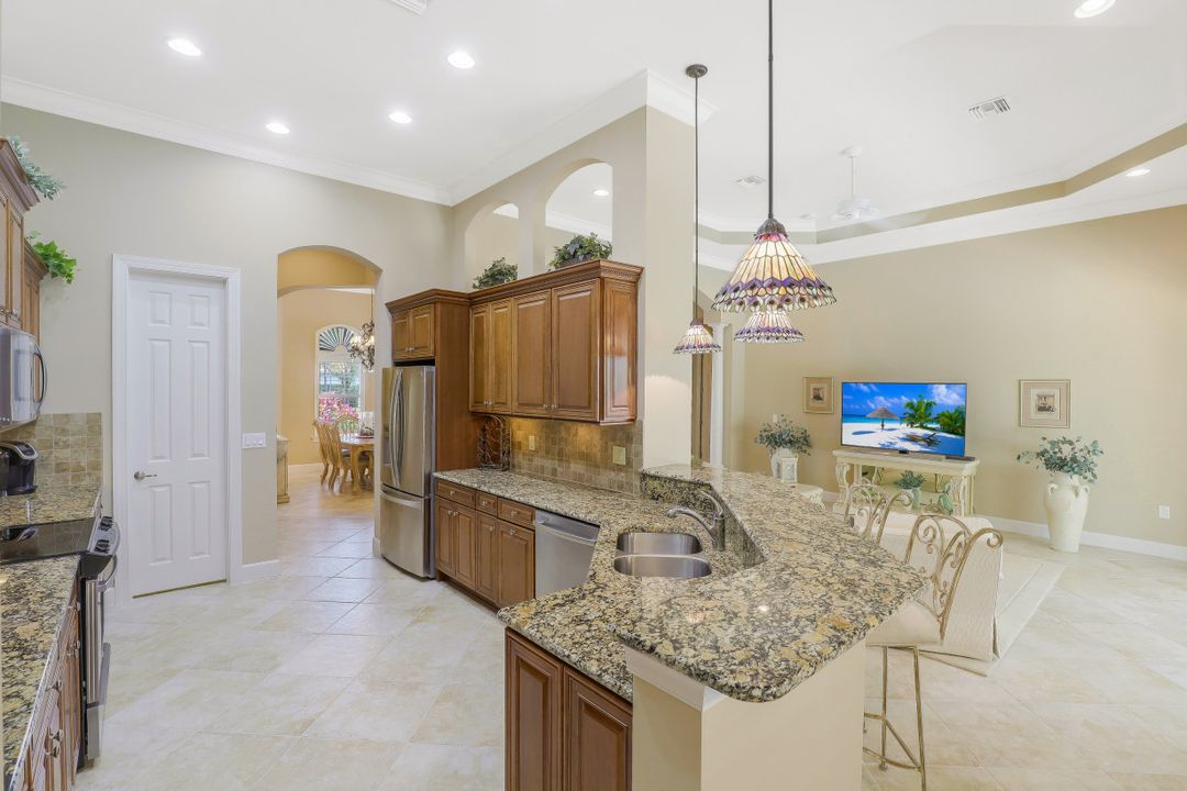 9359 Marble Stone Dr, Naples, FL 34120