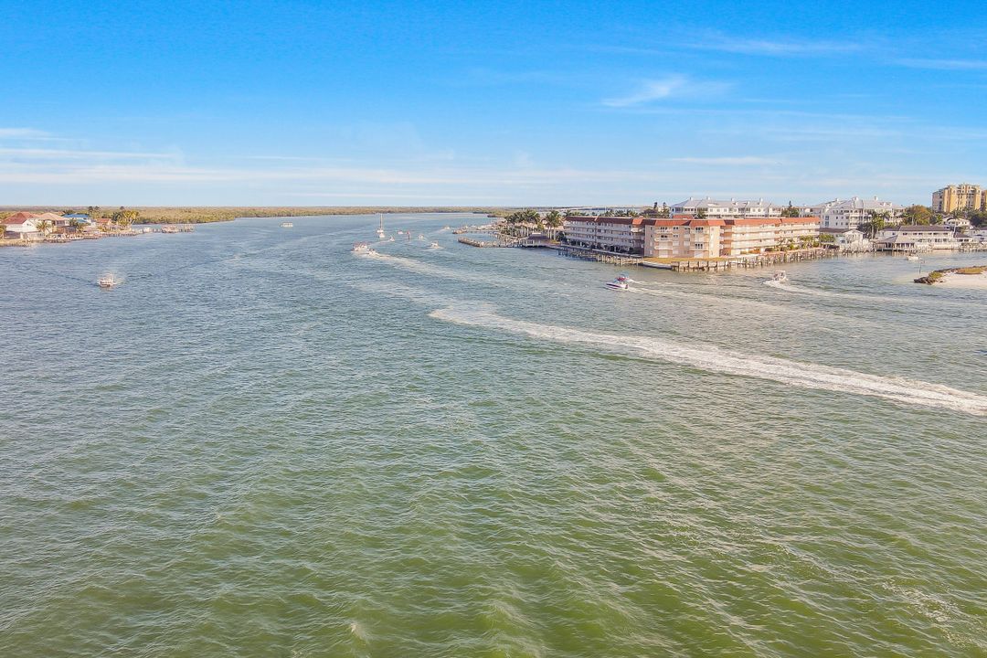 60 W Pelican St #504, Naples, FL 34113