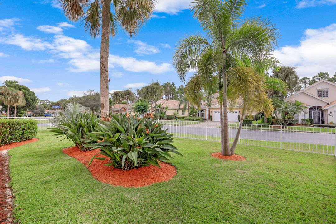 7927 Wexford Dr, Naples, FL 34104