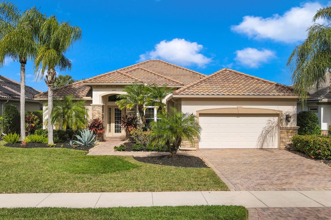 9609 Cobalt Cove Cir, Naples, FL 34120
