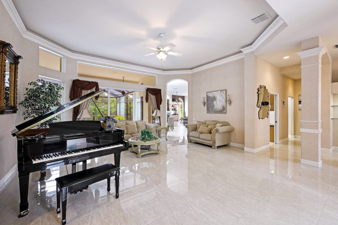 6881 Bottlebrush Ln, Naples, FL 34109