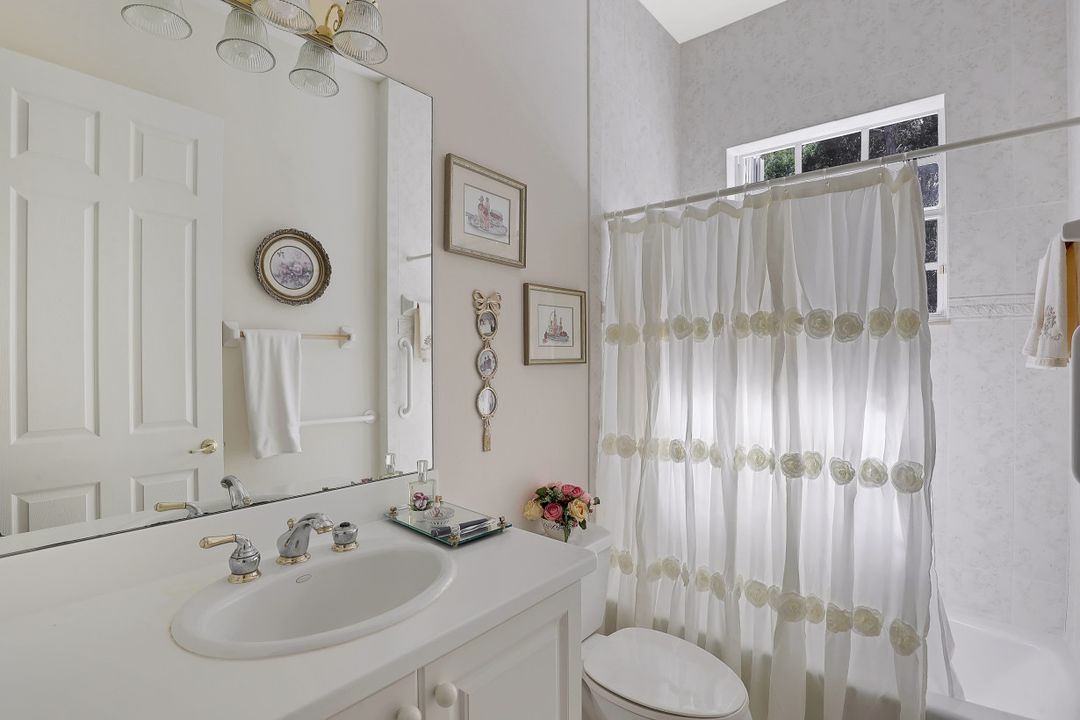 5760 Golden Oaks Ln, Naples, FL 34119