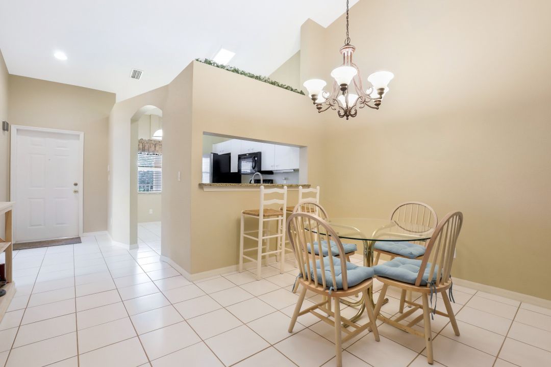 6625 Huntington Lakes Cir #204, Naples, FL 34119