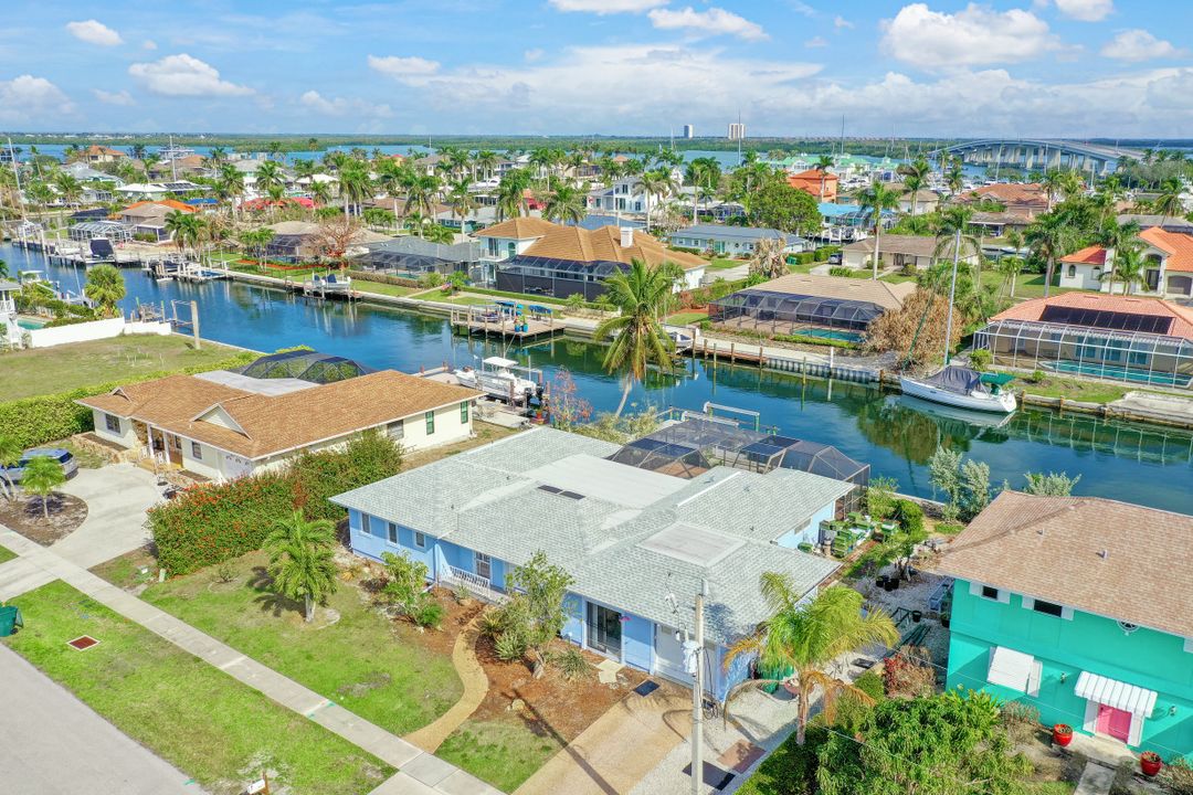 827 Chestnut Ct, Marco Island, FL 34145