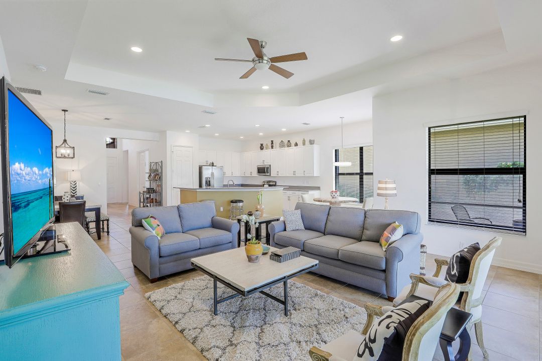 2797 Cinnamon Bay Cir, Naples, FL 34119