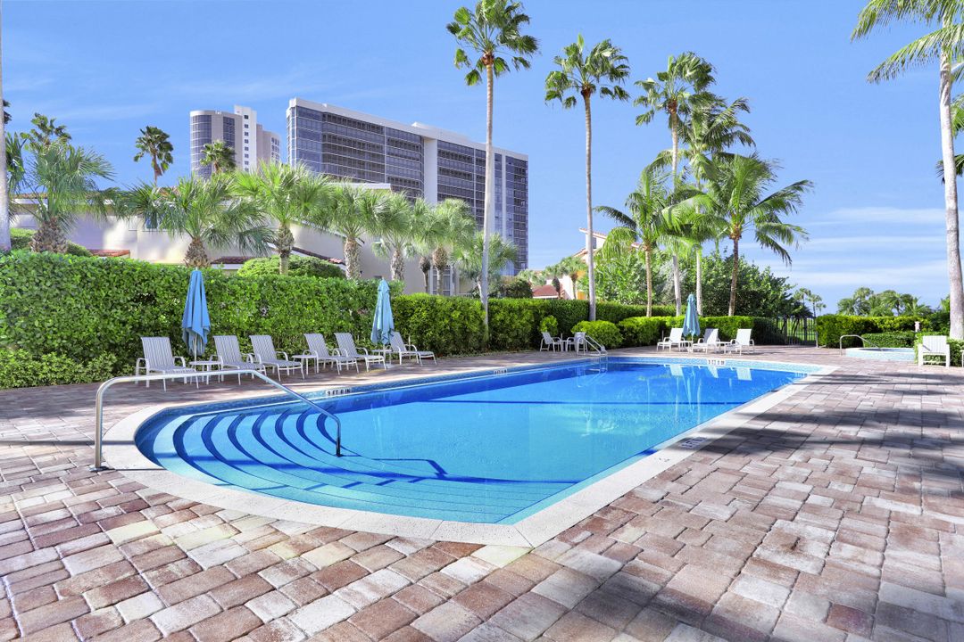 4751 Gulf Shore Blvd N #804, Naples, FL 34103