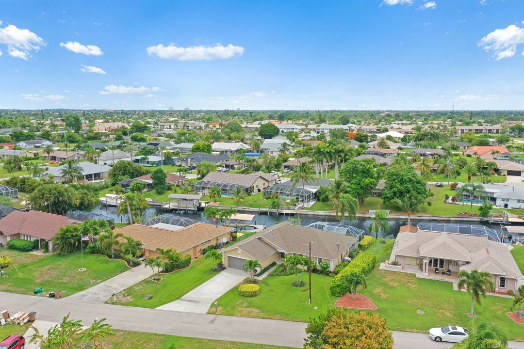 3870 SE 13th Pl, Cape Coral, FL 33904