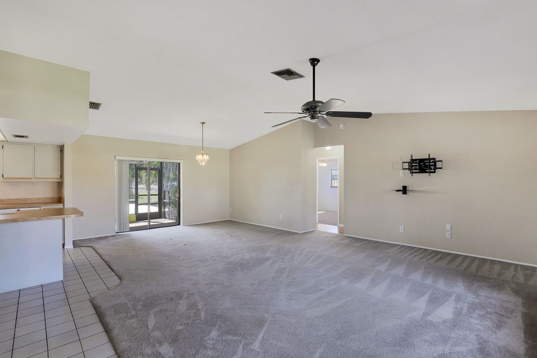 924 SE 15th St, Cape Coral, FL 33990