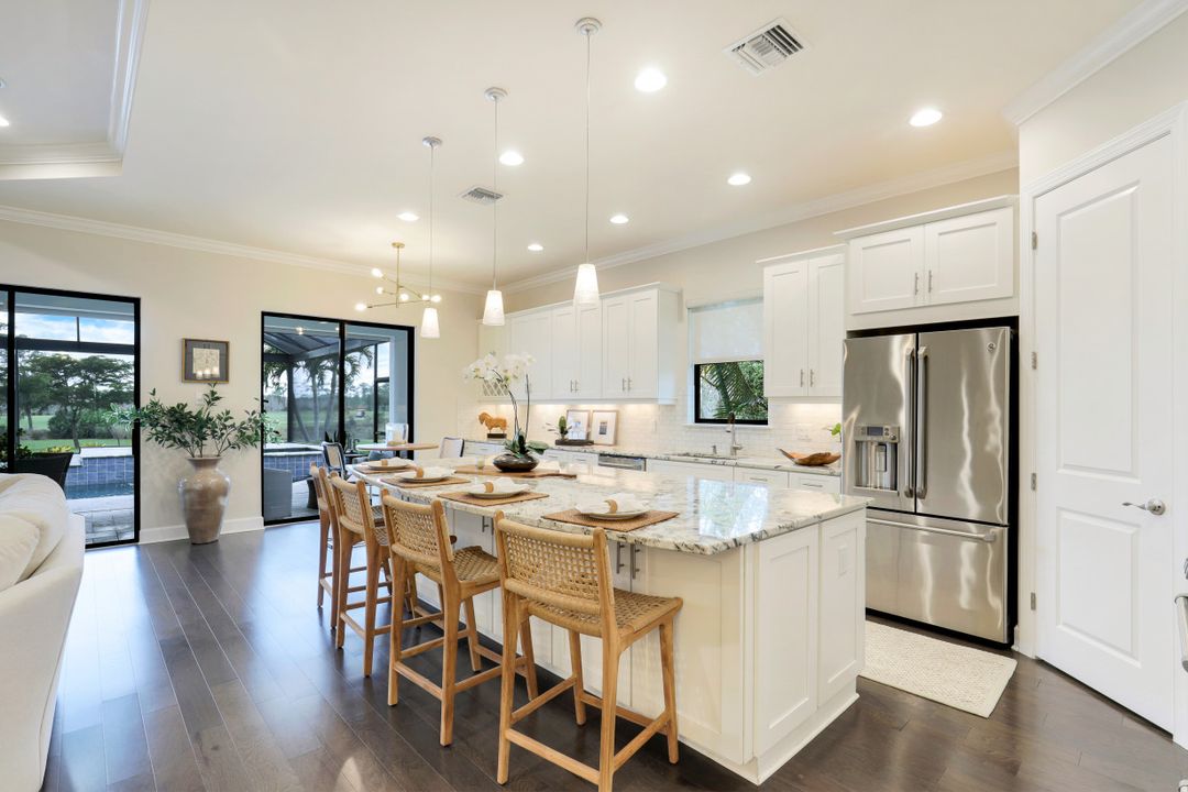 8815 Vaccaro Ct, Naples, FL 34119