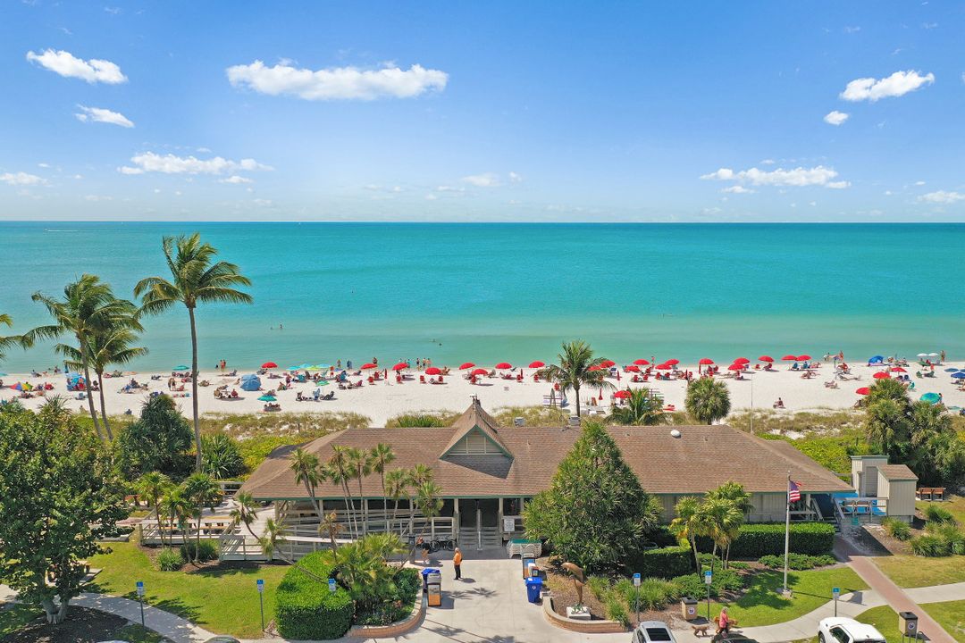 1400 Gulf Shore Blvd N #208, Naples, FL 34102