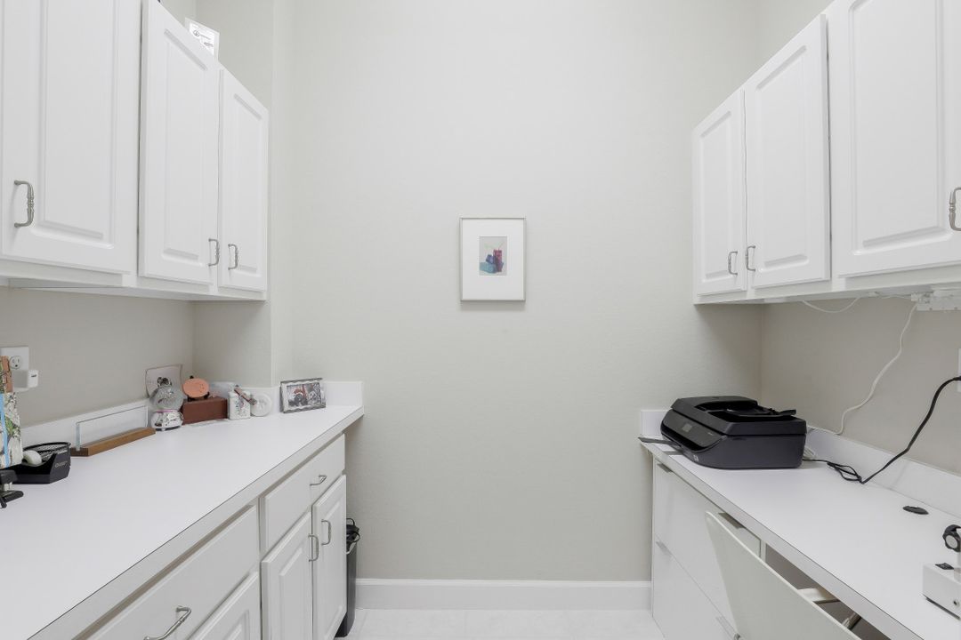 6251 Ashwood Ln, Naples, FL 34110