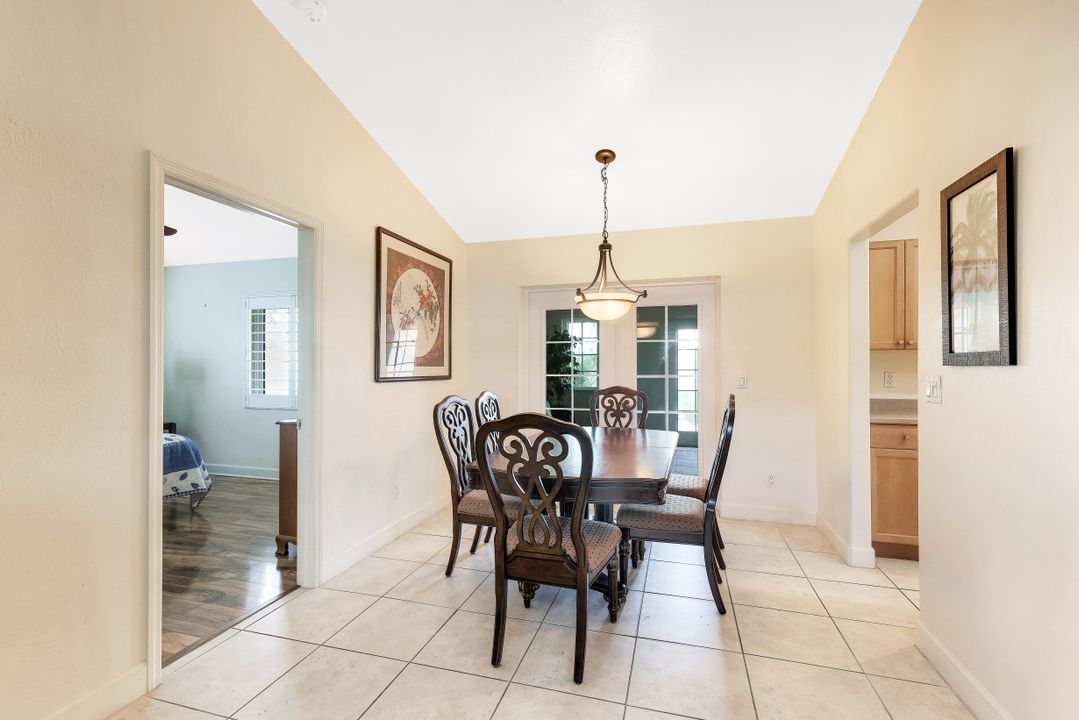 5 SE 20th Pl, Cape Coral, FL 33990