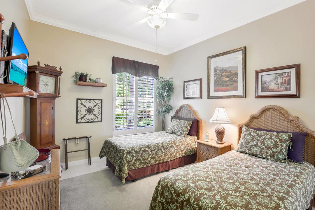 5981 Bermuda Ln, Naples, FL 34119