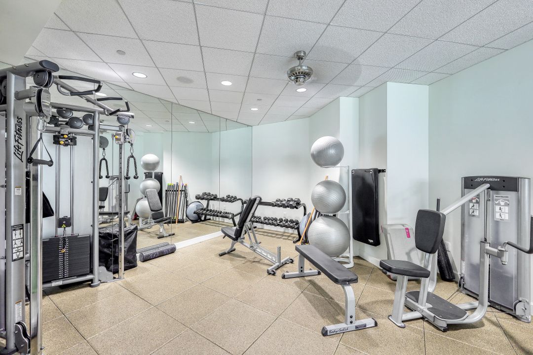 60 Seagate Dr #1204, Naples, FL 34103