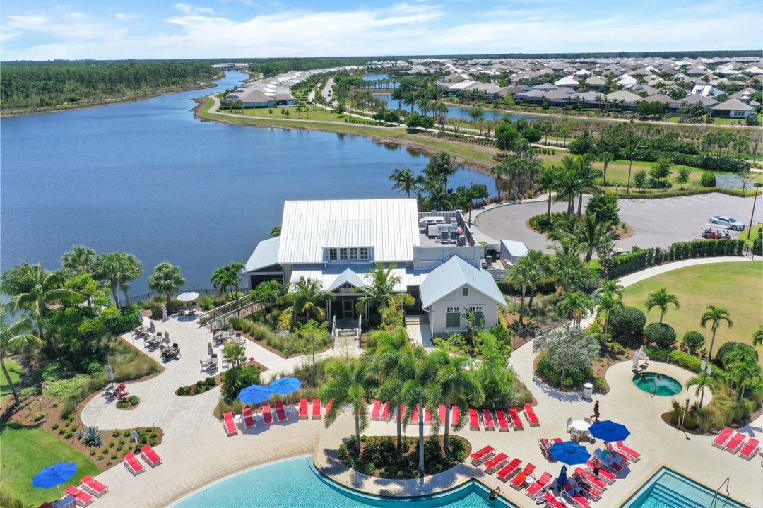 6435 Negril Isle Dr, Naples, FL 34113