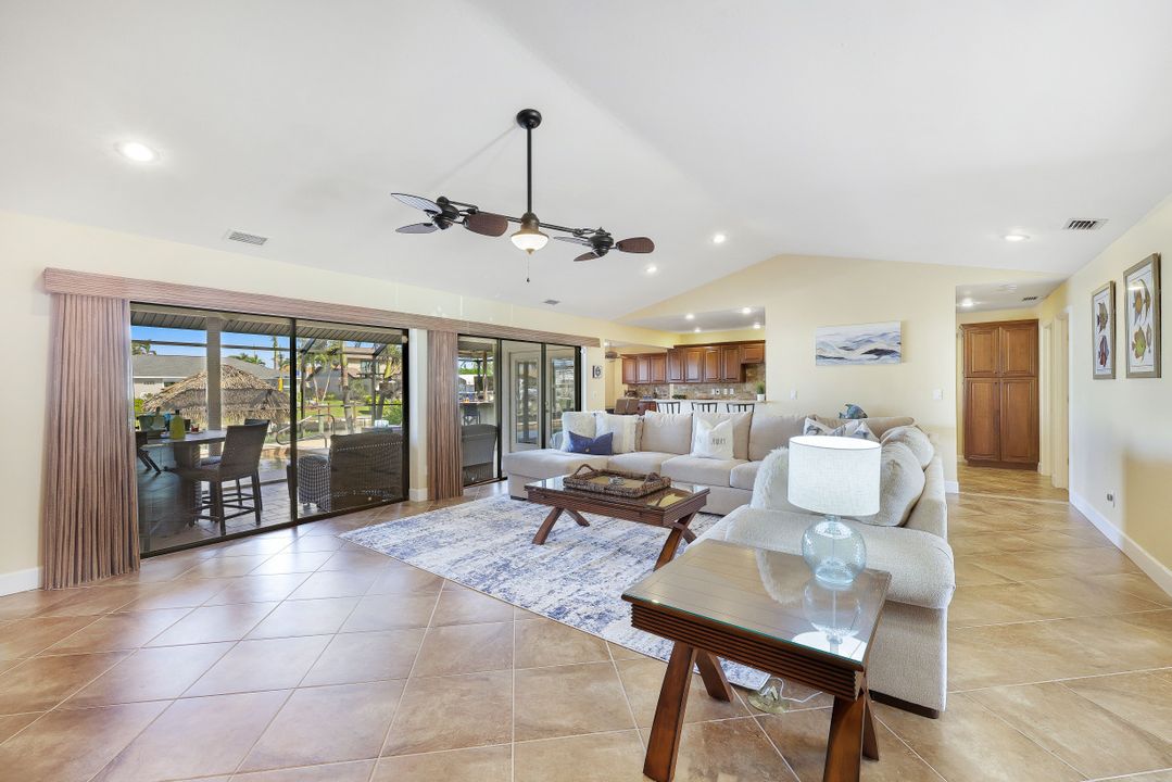 1427 SW 53rd Ln, Cape Coral, FL 33914