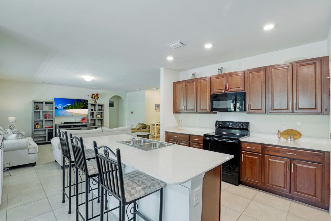 4831 SW 18th Ave, Cape Coral, FL 33914