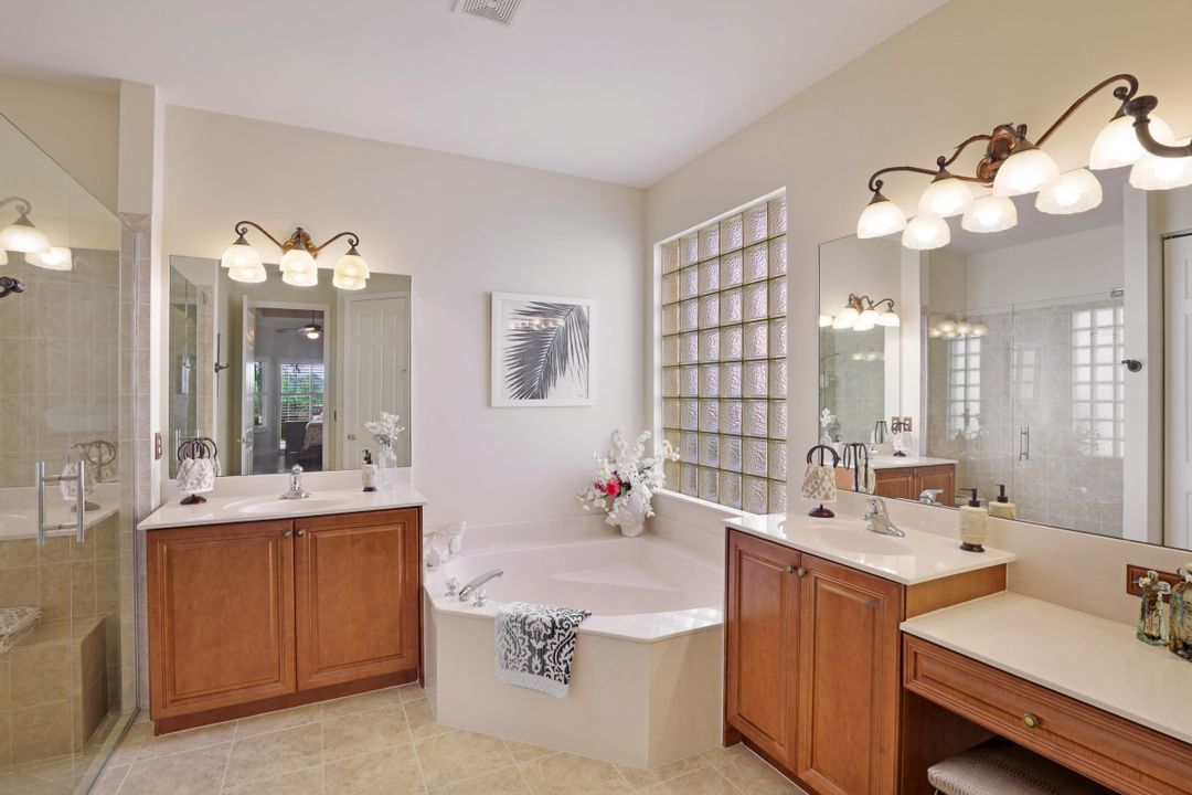 2025 Isla De Palma Cir, Naples, FL 34119