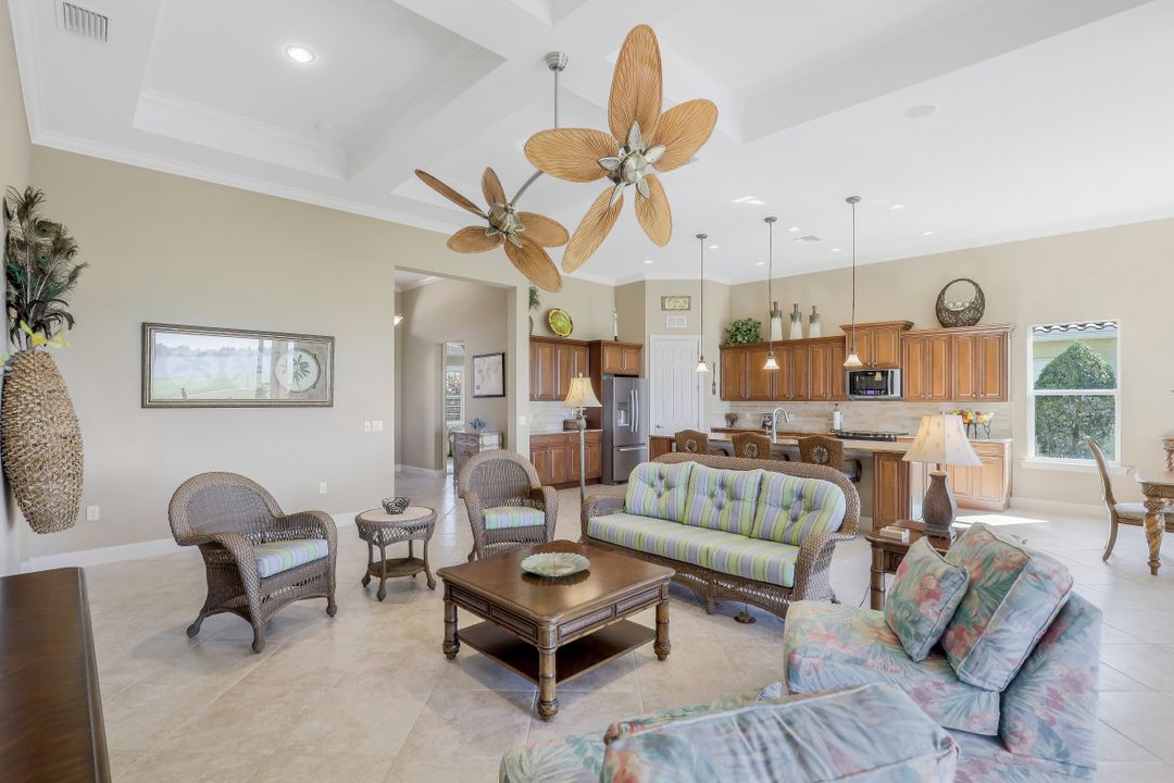 9005 Quarry Dr, Naples, FL 34120