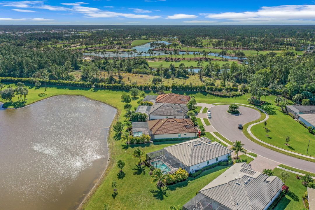 2067 Antigua Ln, Naples, FL 34120