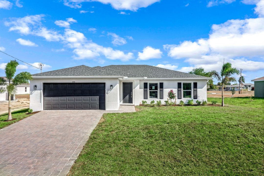 208 NW 28th Terrace, Cape Coral, FL 33993