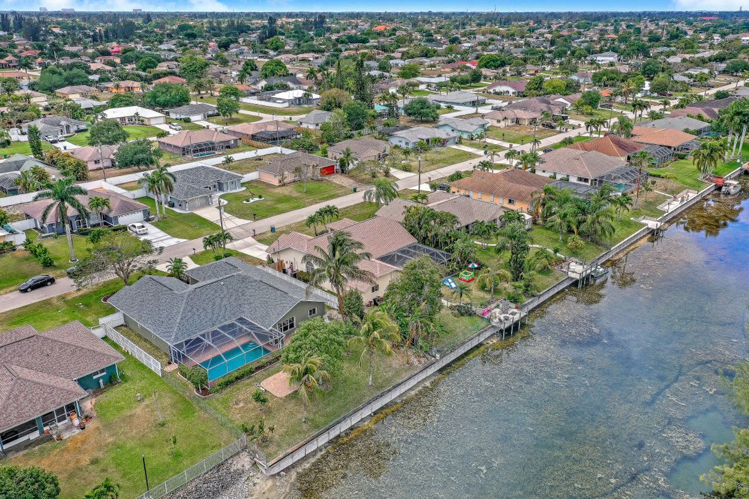 415 SE 17th St, Cape Coral, FL 33990