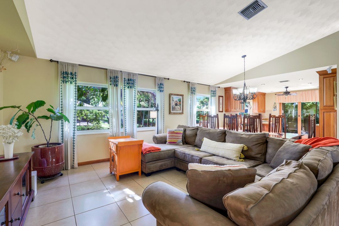 27011 Homewood Dr, Bonita Springs, FL 34135