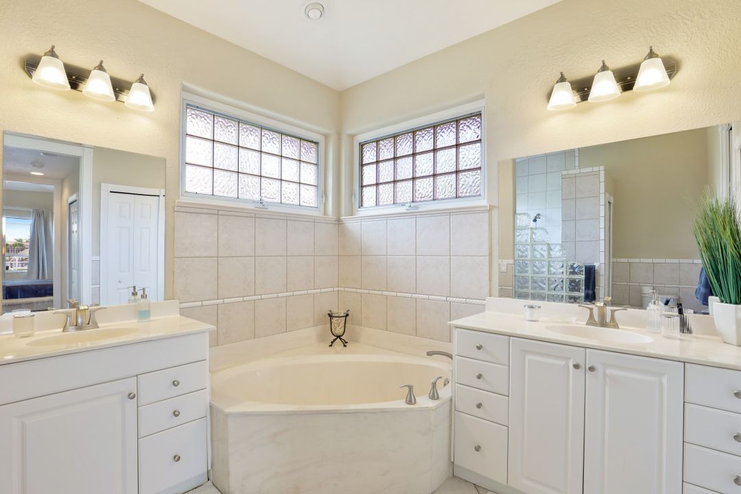 4102 SW 27th Ave, Cape Coral, FL 33914