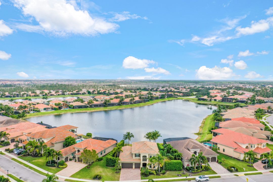 2939 Cinnamon Bay Cir, Naples, FL 34119