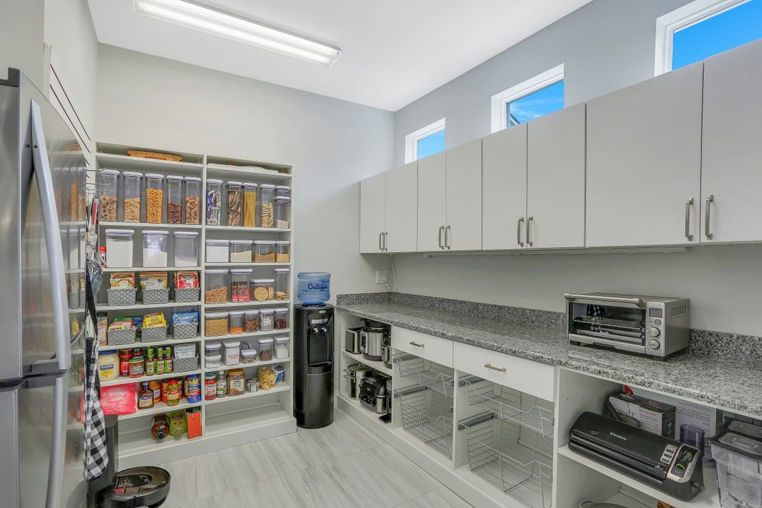 1214 El Dorado Pkwy E, Cape Coral, FL 33904